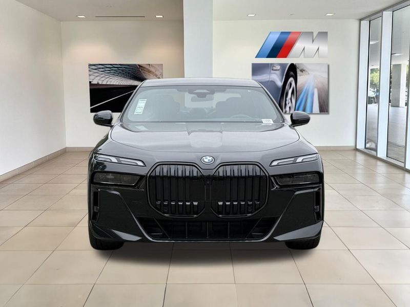 2025 BMW i7 eDrive50Image 3
