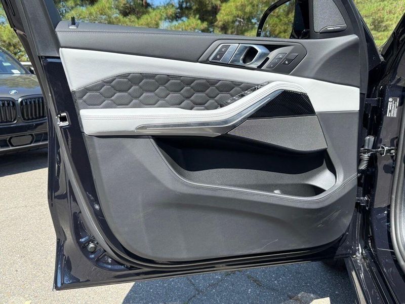 New 2026 BMW X5 M CompetitionImage 17