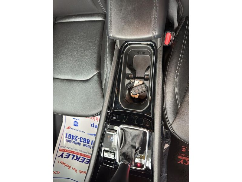 Used 2025 Jeep Compass LimitedImage 11