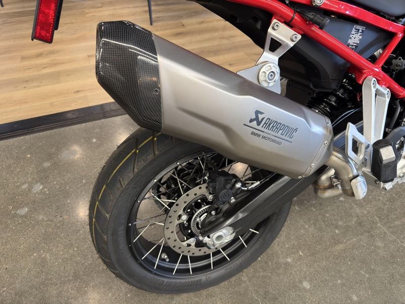 2025 BMW F 900 GS - SAO PAULO YELLOW 