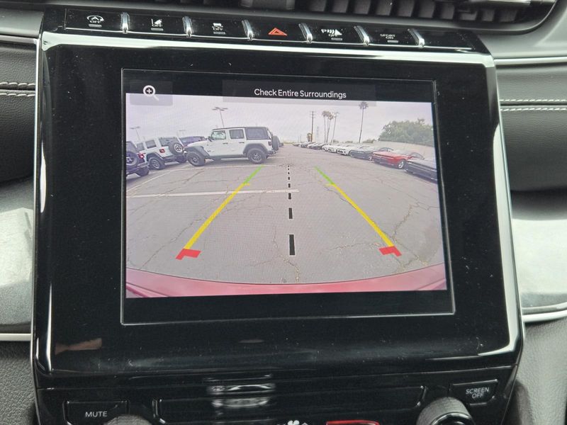 Used 2023 Jeep Grand Cherokee Laredo 4x2