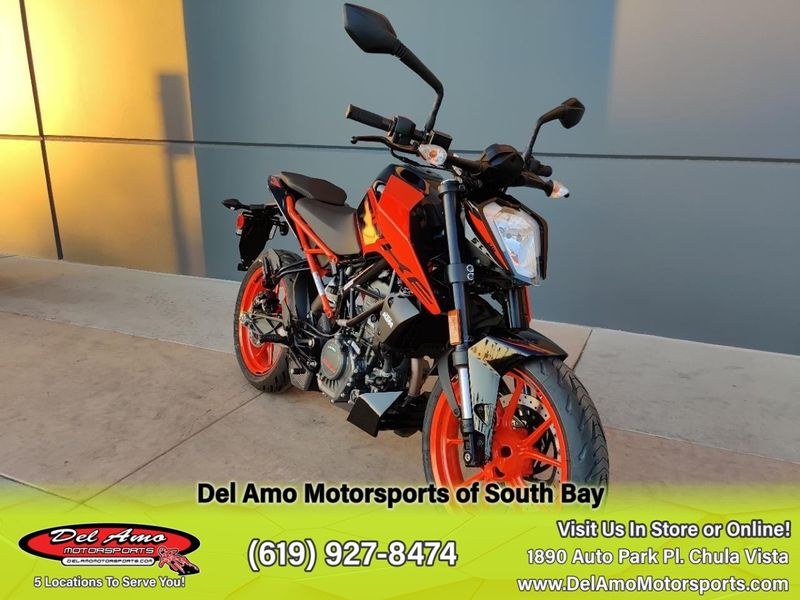 2023 KTM 200 DUKE  in a ORANGE exterior color. Del Amo Motorsports of South Bay (619) 547-1937 delamomotorsports.com 