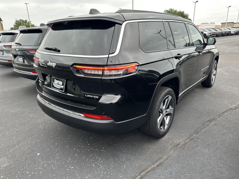 New 2025 Jeep Grand Cherokee L Limited 4x4Image 7