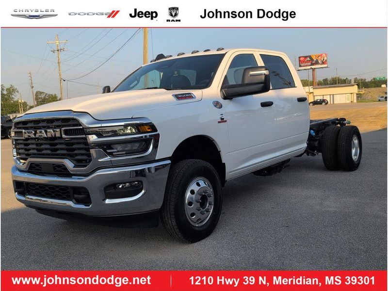 New 2026 RAM 3500 Tradesman Crew Cab Chassis 4x2 60