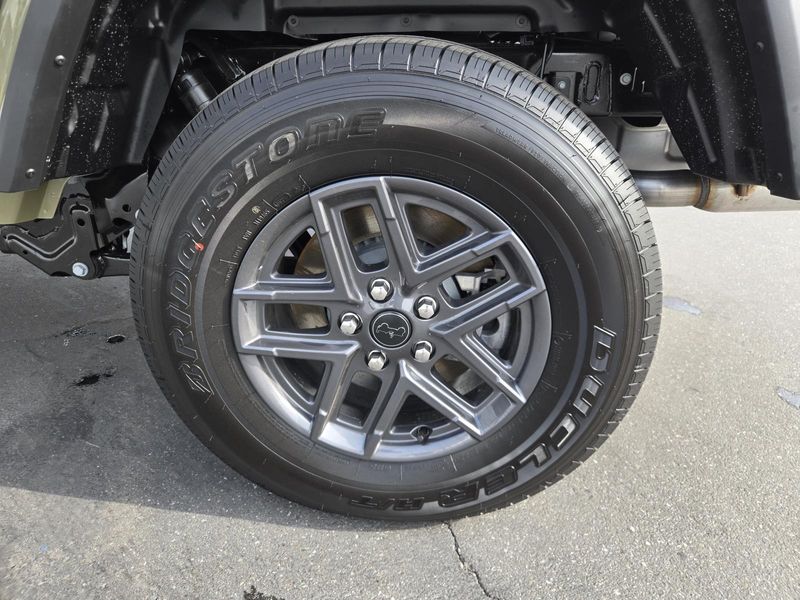 New 2026 Jeep Gladiator Sport S 4x4