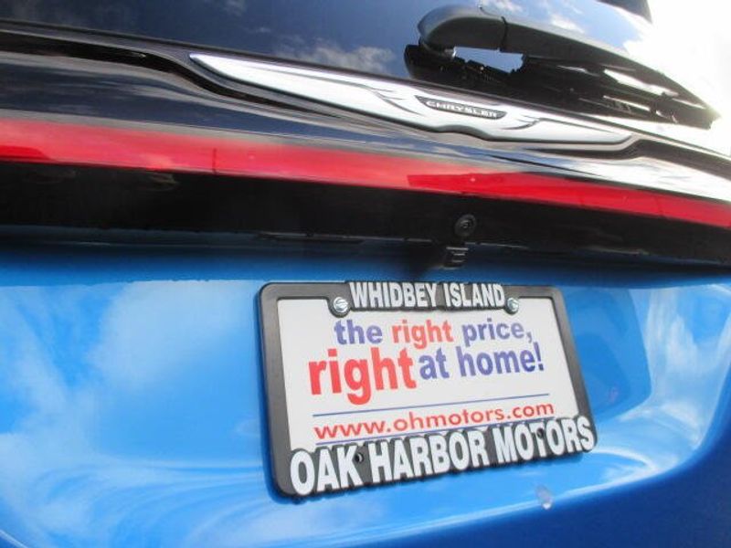 New 2026 Chrysler Pacifica SelectImage 10