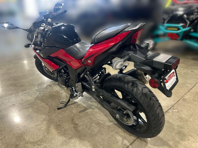 Used 2024 Suzuki GSX-R 250 Image 17