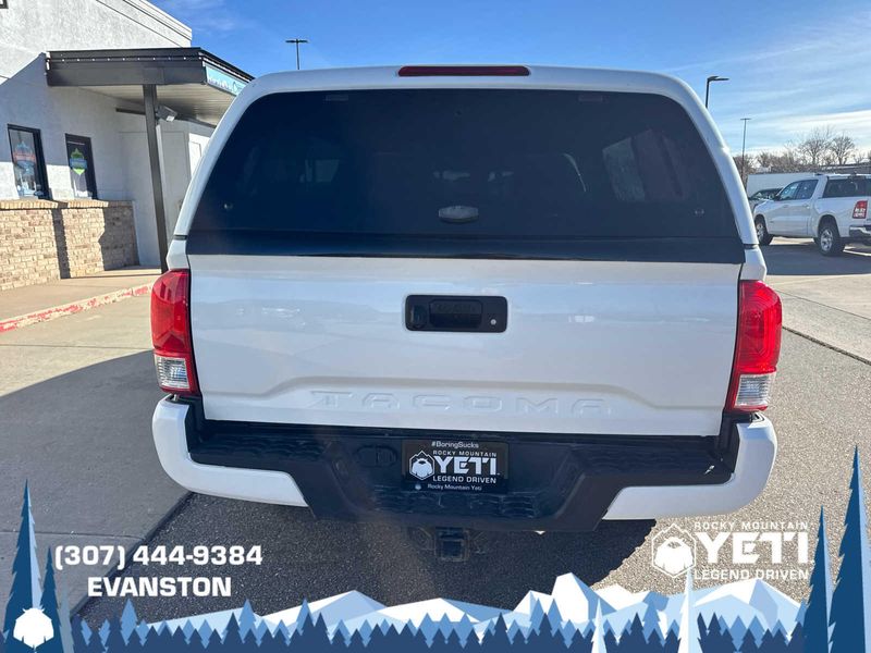 2023 Toyota Tacoma TRD photo 3