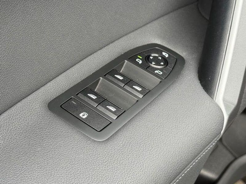 Used 2026 BMW iX xDrive60Image 19