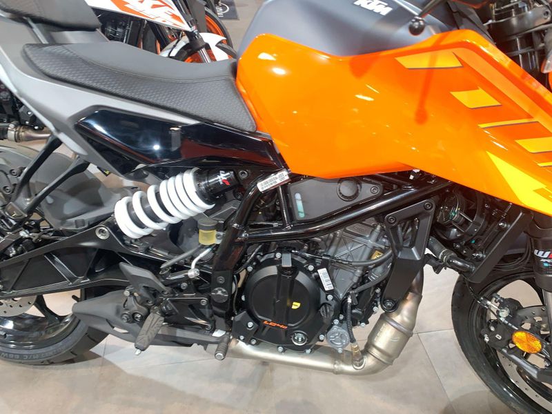 New 2024 KTM 250 DUKE Image 12