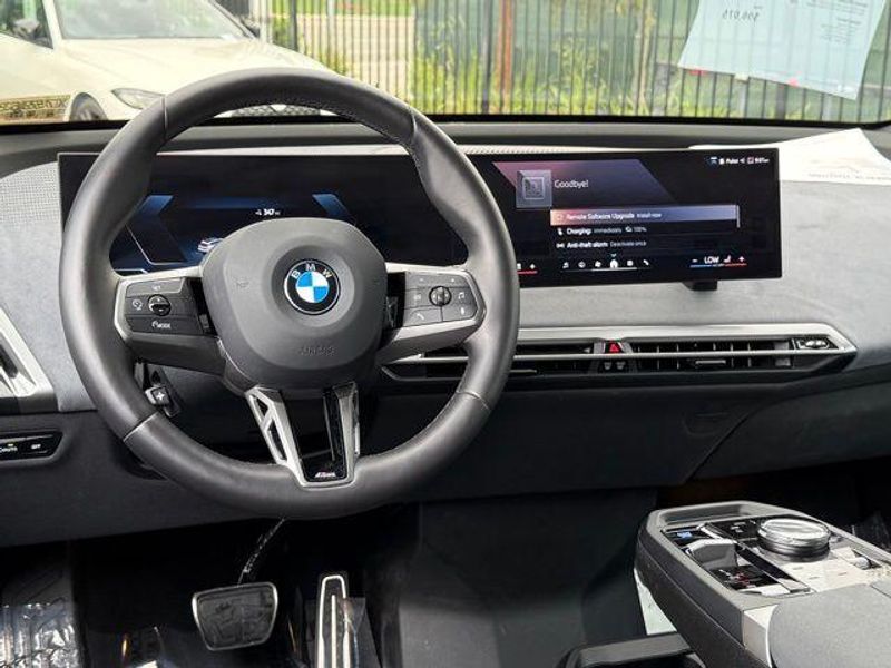 Used 2026 BMW iX xDrive60Image 31