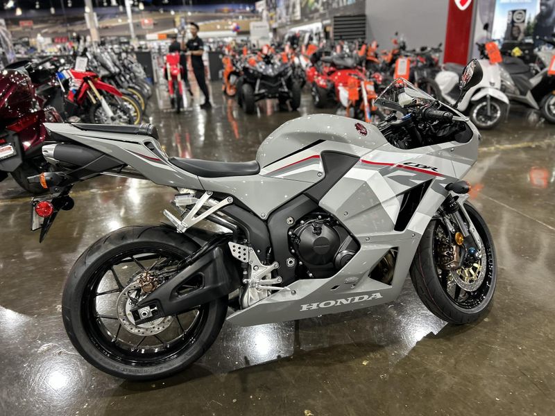 New 2026 Honda CBR600RR Image 6