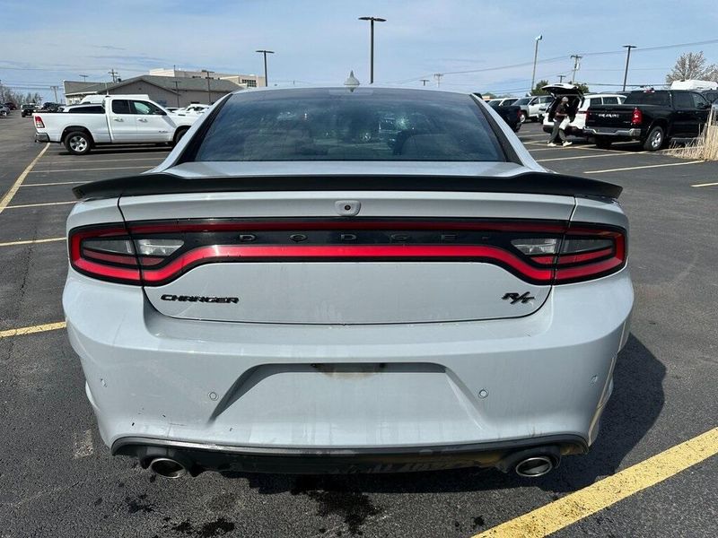 2022 Dodge Charger R/TImage 13