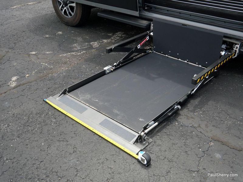 2023 RAM ProMaster 2500 Window Van High Roof 159WBImage 9