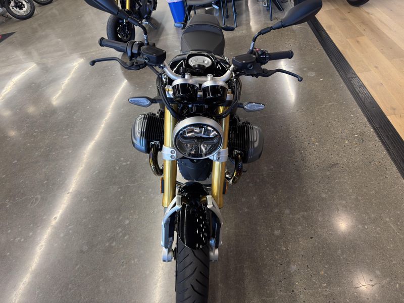 2024 BMW R 12 nineT - BLACK STORM METALLIC 