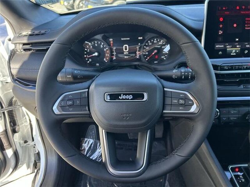 New 2026 Jeep Compass Latitude Altitude 4x4Image 17
