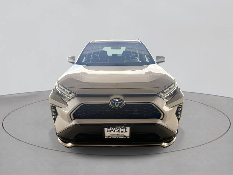 2022 Toyota RAV4 Prime SE photo 8