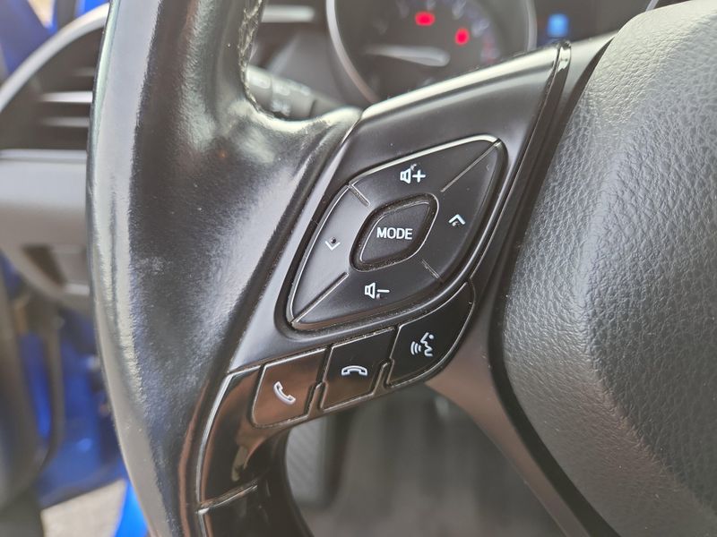2018 Toyota C-HR XLE photo 27