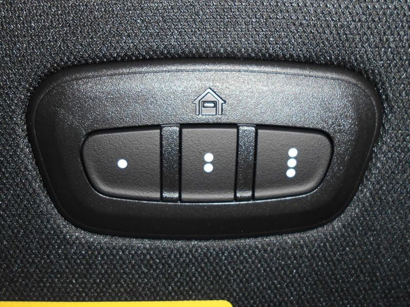 2025 Jeep Grand Cherokee Image 16