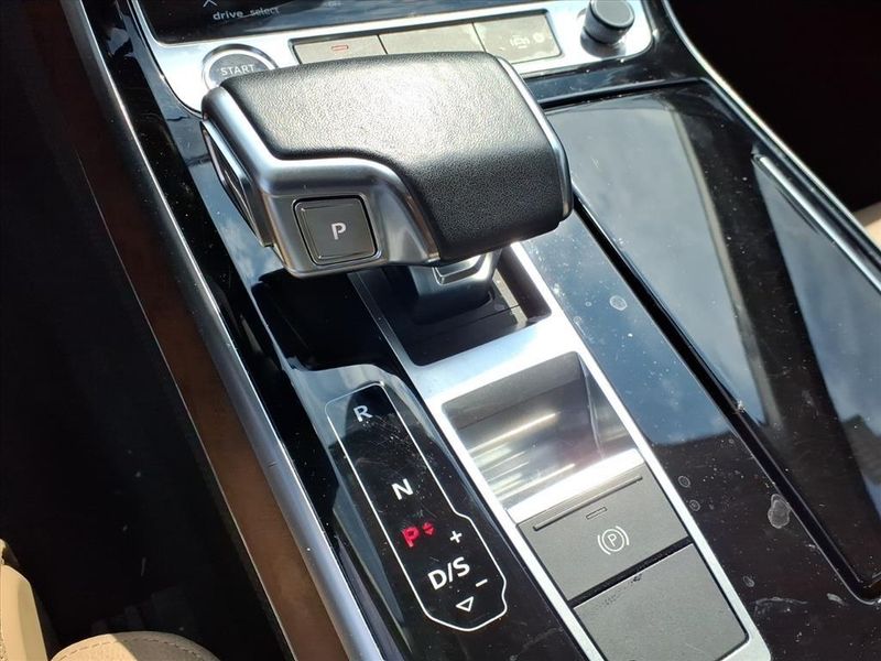 Used 2021 Audi A8 L 55Image 17