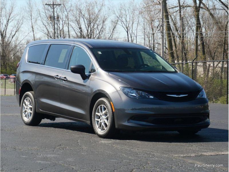 2022 Chrysler Voyager LXImage 21