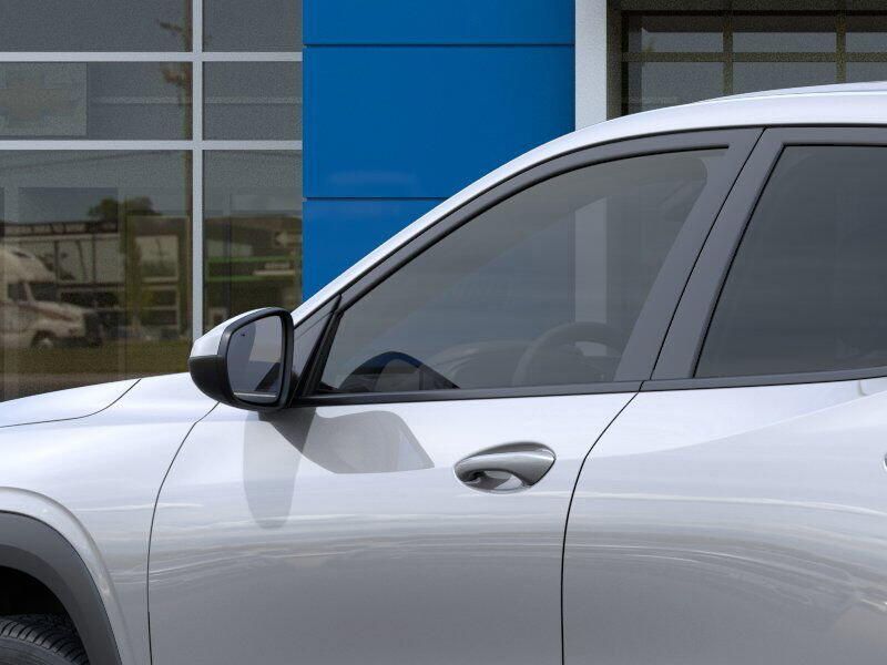 New 2025 Chevrolet Trax LSImage 12