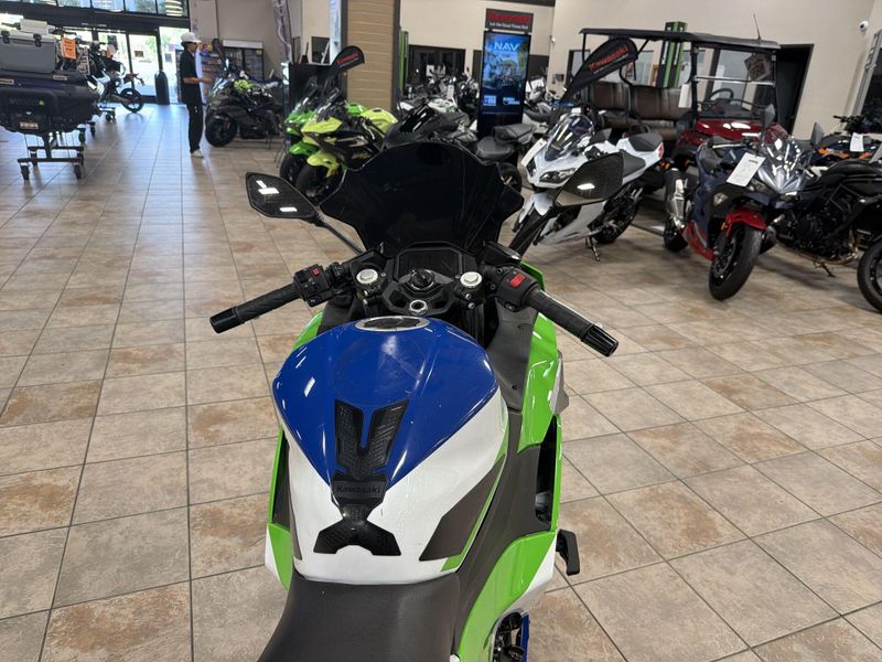 Used 2024 Kawasaki NINJA 500 KRT SE ABS Image 25