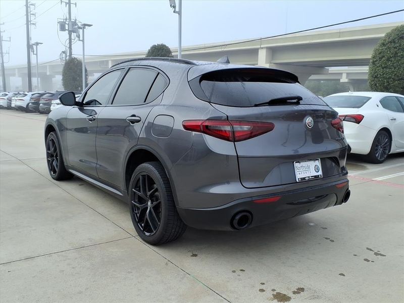 Used 2020 Alfa Romeo Stelvio Image 2