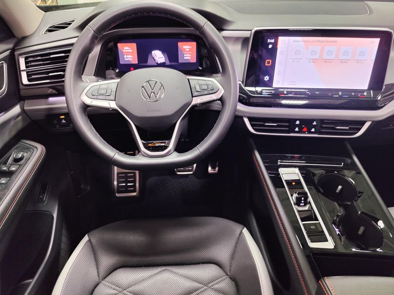 Used 2025 Volkswagen Atlas Peak Edition AWD w/SunroofImage 24