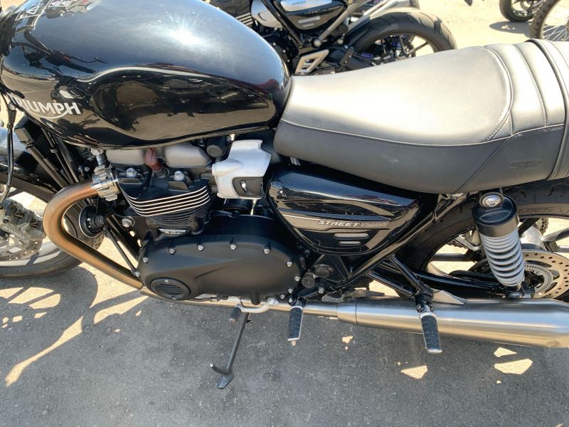 Used 2022 Triumph Street Twin Base Image 13