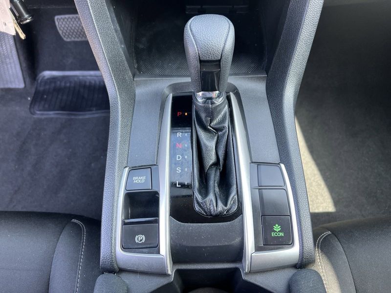 2018 Honda Civic Sedan LXImage 13