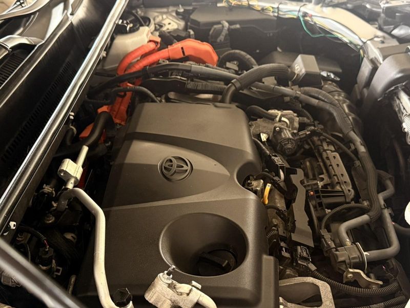 2022 Toyota RAV4 Prime SE photo 17