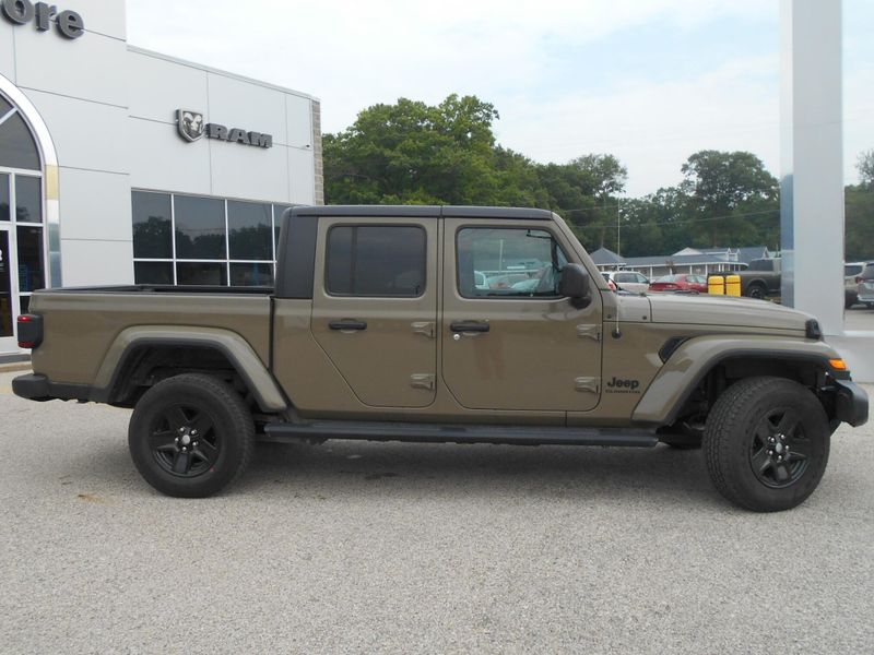 2020 Jeep Gladiator SportImage 11