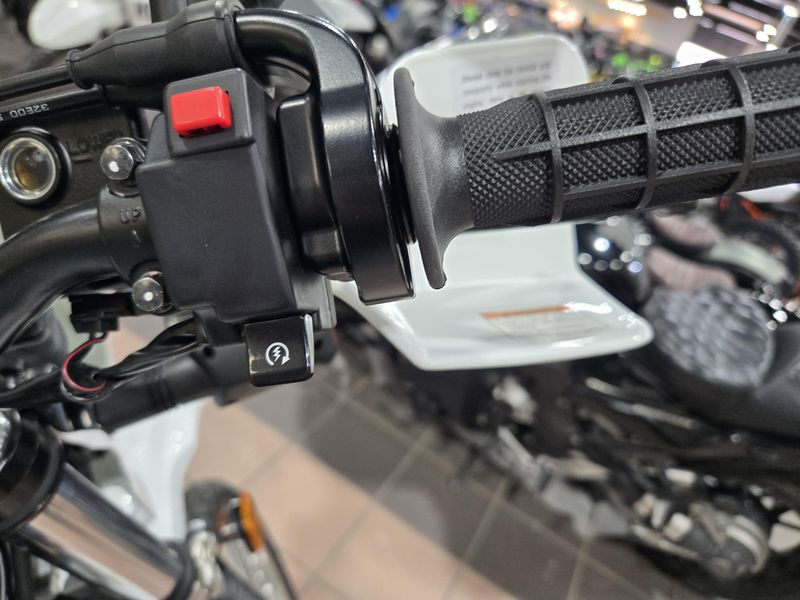 NEW 2026 SUZUKI DR650S Image 18