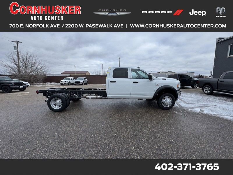 2024 RAM 5500 Chassis Cab TradesmanImage 1