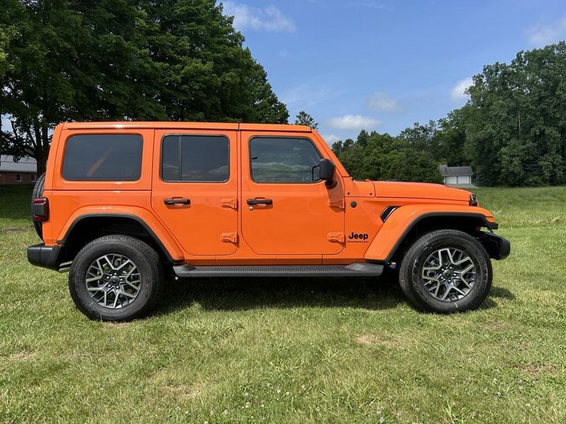 2025 Jeep Wrangler Unlimited Sahara photo 2