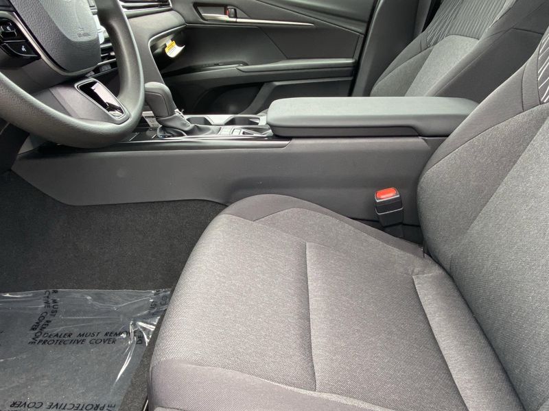 2025 Toyota Camry LEImage 14