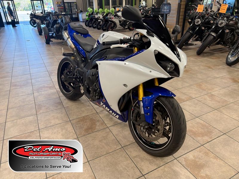 Used 2014 Yamaha YZF-R1 CA Image 1