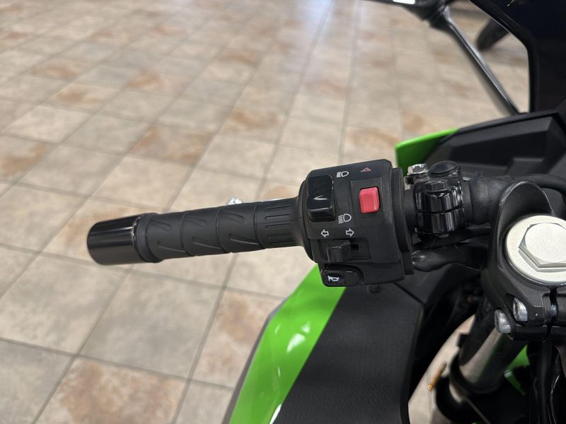 Used 2024 Kawasaki NINJA 500 KRT SE ABS Image 22