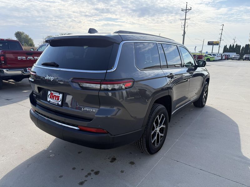 Used 2025 Jeep Grand Cherokee L LimitedImage 37