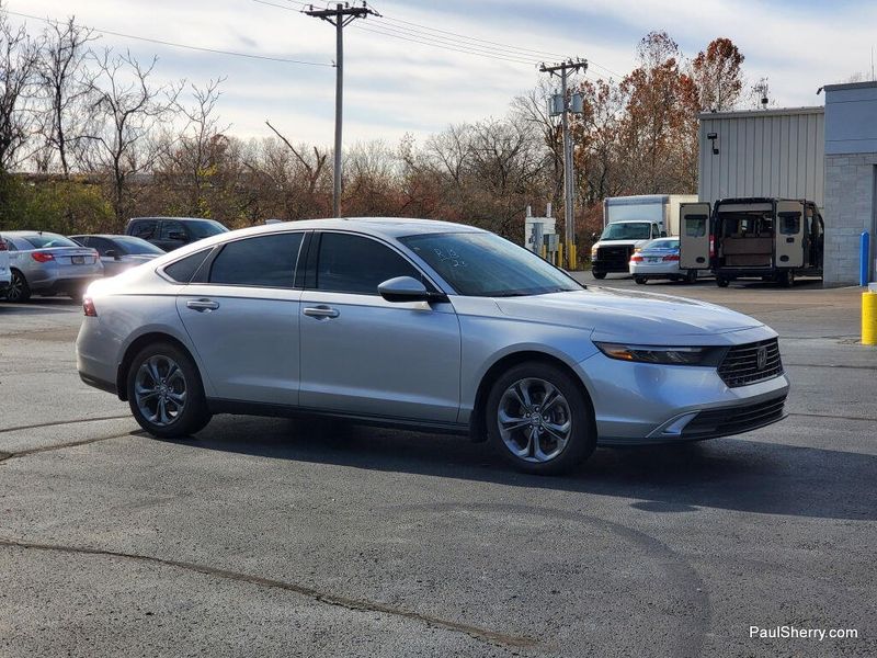 2023 Honda Accord EX photo 4