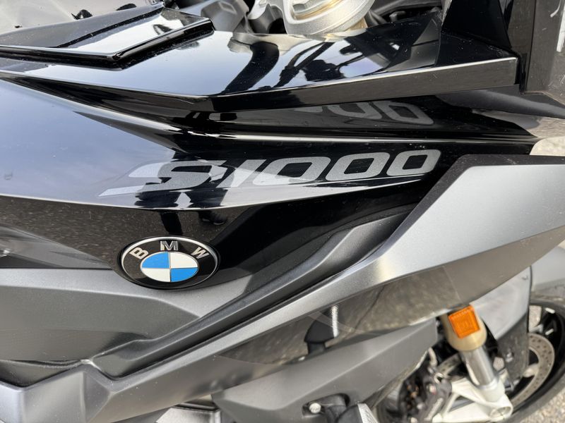 2022 BMW S 1000 XR - TRIPLE BLACK - BLACK STORM METALLIC 