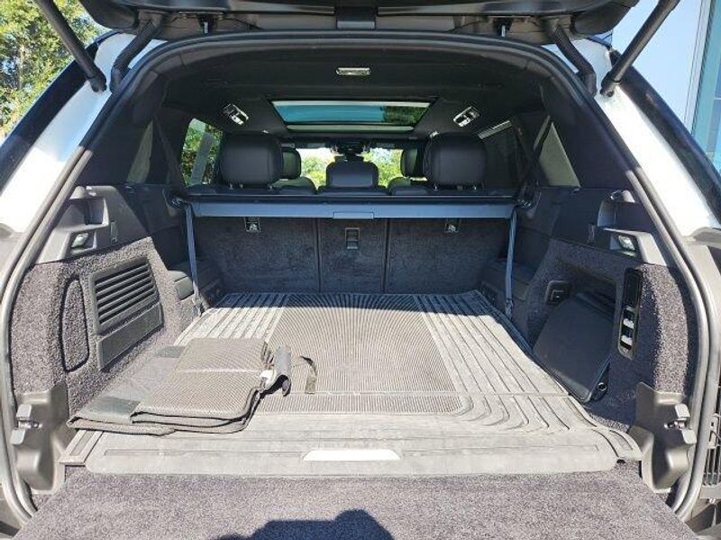 Used 2025 Land Rover Range Rover SE
