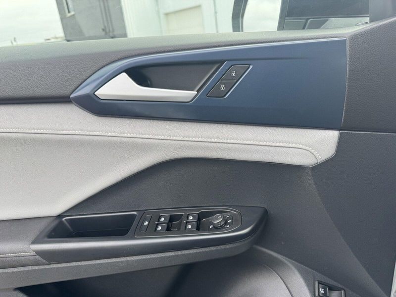 2024 Volkswagen Taos SEImage 16
