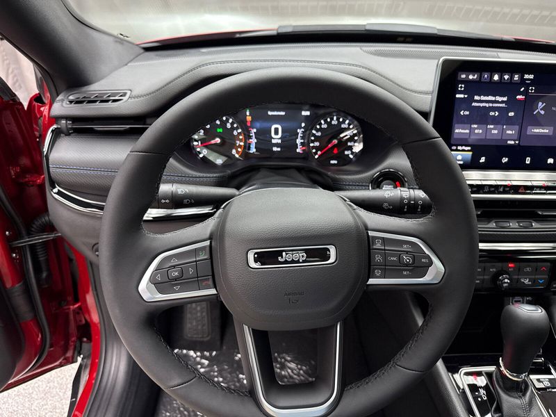 New 2025 Jeep Compass Limited 4x4Image 10