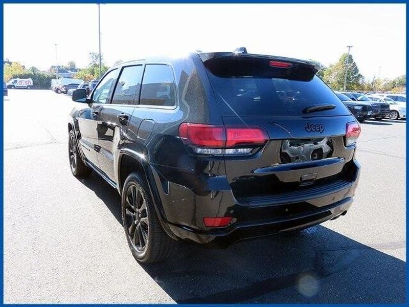 2021 Jeep Grand Cherokee Laredo XImage 5