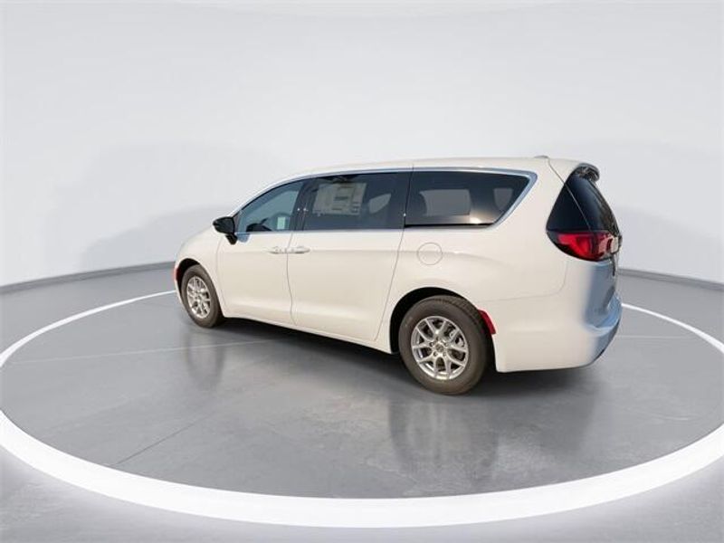 2025 Chrysler VoyagerImage 6
