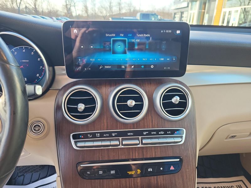 Used 2022 Mercedes-Benz GLC 300Image 7