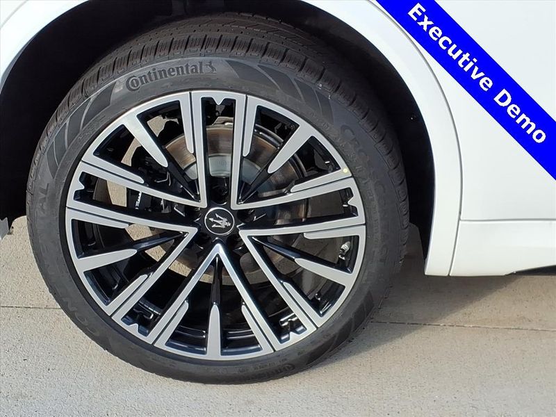 New 2025 Maserati Grecale ModenaImage 6