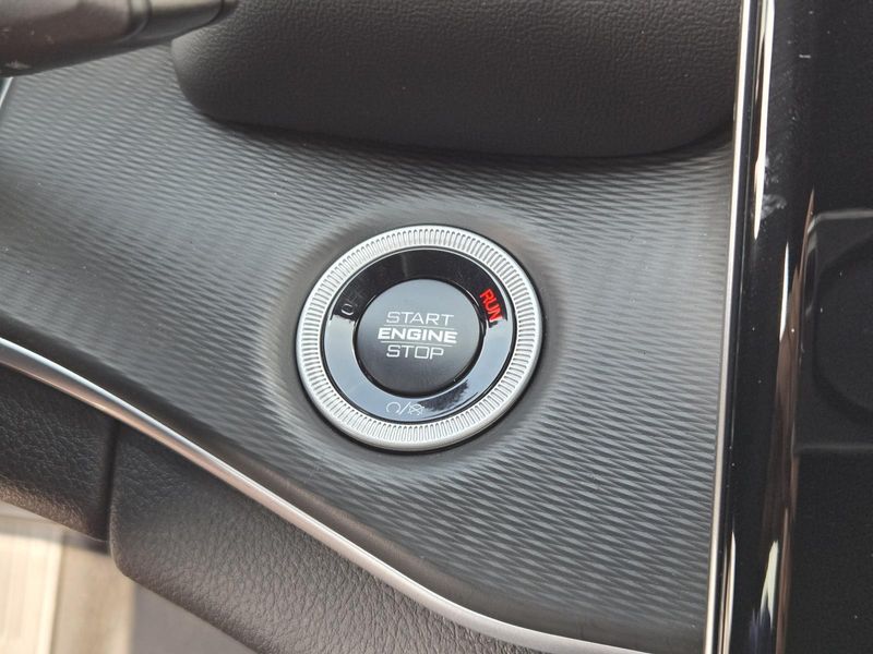2025 Jeep Grand Cherokee Altitude photo 11